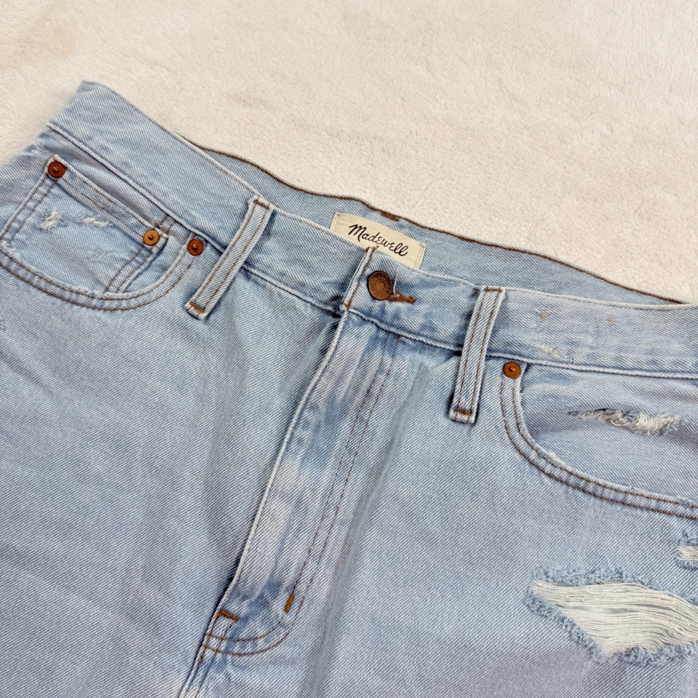 Madewell The Momjean Short Distressed Light Wash Denim Cutoff Size 31 Womens